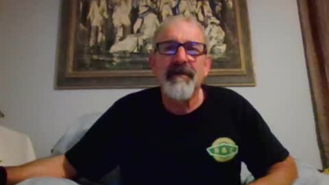 Snapshot of jony_five chatting on June 6, 12:27 am Jon online show from June 6, 12:27 am