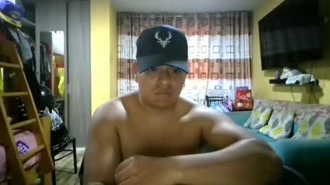 Snapshot of jordan281995 chatting on January 8, 5:37 am jordan281995 online show from January 8, 5:37 am