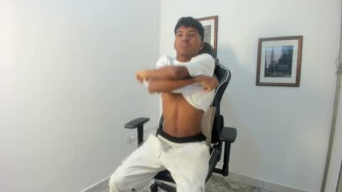 Snapshot of jordan_cum18 chatting on July 13, 3:09 am jordan_cum18 online show from July 13, 3:09 am