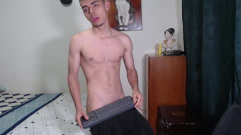 Snapshot of jordan_smitths chatting on February 13, 12:28 am jordan_smitths online show from February 13, 12:28 am