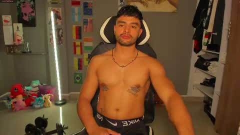 Snapshot of jordanrossie chatting on July 17, 1:56 am JordanRossie online show from July 17, 1:56 am