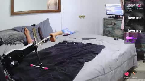 sissyjolicia online show from March 2, 2:03 am