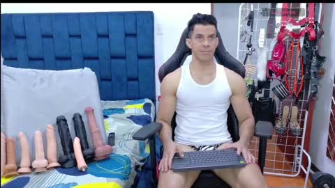 Snapshot of jose_rumbero91 chatting on April 23, 2:24 am jose_rumbero91 online show from April 23, 2:24 am