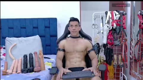 Snapshot of jose_rumbero91 chatting on May 12, 11:40 am jose_rumbero91 online show from May 12, 11:40 am
