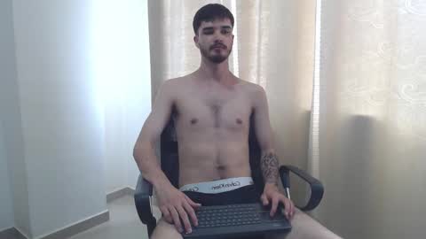 Snapshot of joseh0se chatting on February 18, 5:09 pm alejandro online show from February 18, 5:09 pm