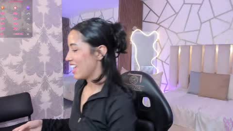 Joselyn  online show from April 2, 5:43 pm