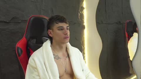 Snapshot of joseph__boy chatting on April 25, 11:35 am JOSEPH online show from April 25, 11:35 am