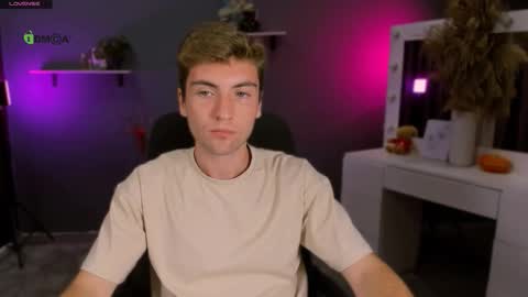 joseph_bear_ online show from September 10, 12:49 pm