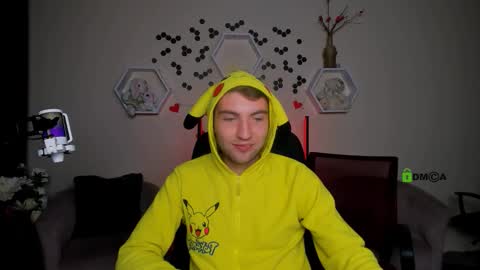 joseph_bear_ online show from September 13, 7:02 pm