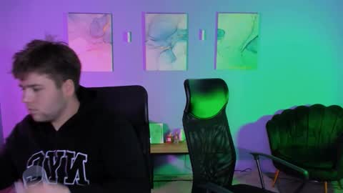 joseph_bear_ online show from March 26, 9:48 am