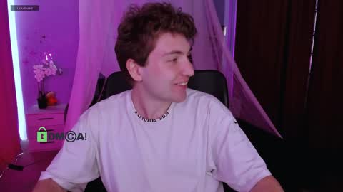 joseph_bear_ online show from April 18, 8:51 am