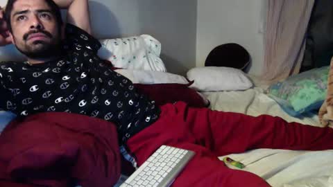 Snapshot of josephs1990 chatting on January 6, 7:31 am josephs1990 online show from January 6, 7:31 am