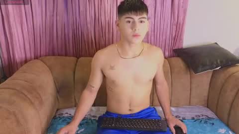 Snapshot of josethariaz25 chatting on May 15, 10:33 am JOSETH ARIAZ online show from May 15, 10:33 am