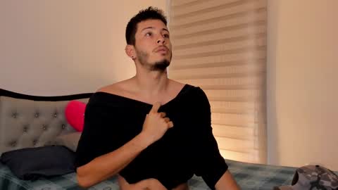 Snapshot of josh_and_dilany chatting on February 24, 12:37 pm Dilany Josh online show from February 24, 12:37 pm