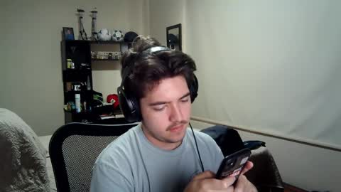 Snapshot of josh_fucks420 chatting on December 2, 5:37 pm Josh online show from December 2, 5:37 pm