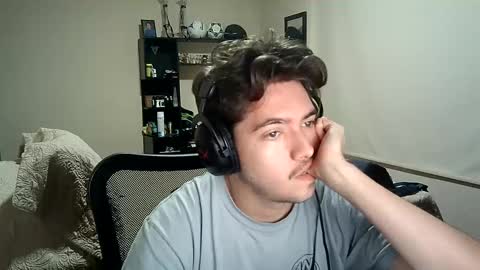 Snapshot of josh_fucks420 chatting on December 2, 9:28 pm Josh online show from December 2, 9:28 pm