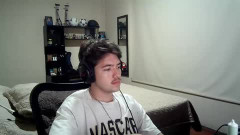 Snapshot of josh_fucks420 chatting on December 6, 9:35 pm Josh online show from December 6, 9:35 pm