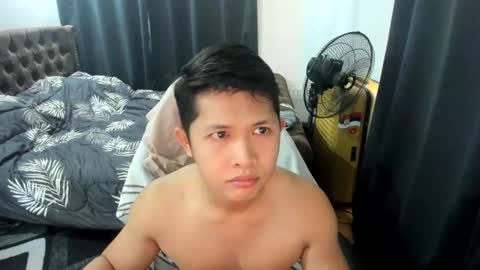 Snapshot of joshay21 chatting on June 25, 3:17 am joshay21 online show from June 25, 3:17 am