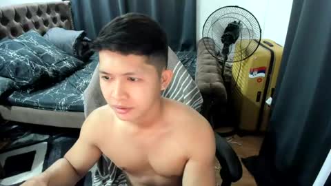 Snapshot of joshay21 chatting on June 29, 3:35 am joshay21 online show from June 29, 3:35 am