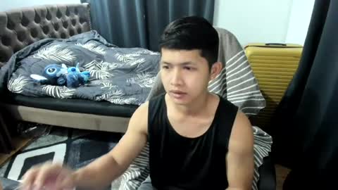 Snapshot of joshay21 chatting on July 19, 10:13 pm joshay21 online show from July 19, 10:13 pm