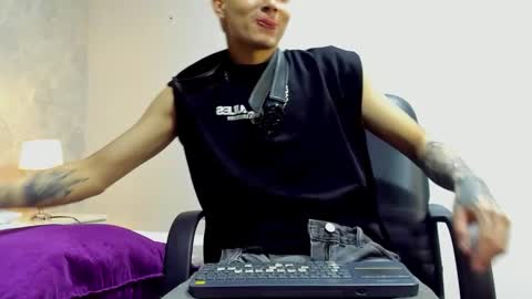 JoshBeech online show from February 4, 12:44 pm