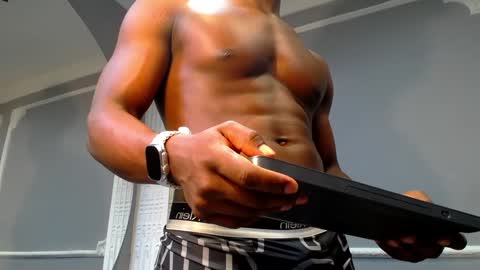 Snapshot of joshloganx chatting on December 13, 3:43 pm joshloganx online show from December 13, 3:43 pm