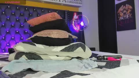 joshmiller___ online show from May 5, 6:38 pm