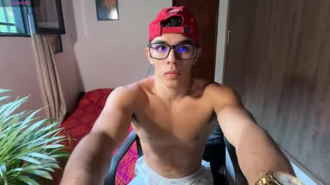 Im Jouliano online show from March 7, 10:40 pm