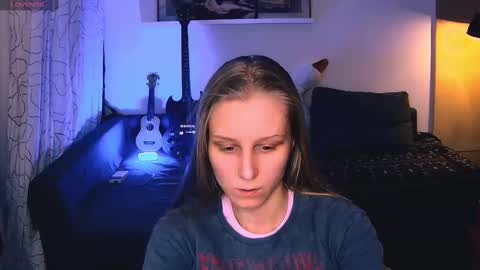 Snapshot of joy_keys chatting on December 3, 5:01 pm joy_keys online show from December 3, 5:01 pm