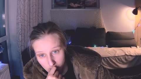 Snapshot of joy_keys chatting on December 16, 4:38 pm joy_keys online show from December 16, 4:38 pm