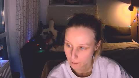 Snapshot of joy_keys chatting on December 17, 1:49 pm joy_keys online show from December 17, 1:49 pm