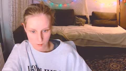 Snapshot of joy_keys chatting on December 23, 11:06 pm joy_keys online show from December 23, 11:06 pm