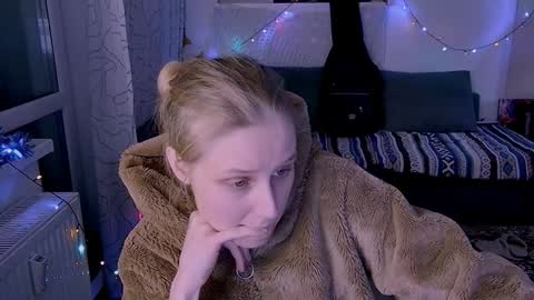 Snapshot of joy_keys chatting on February 3, 4:52 pm joy_keys online show from February 3, 4:52 pm