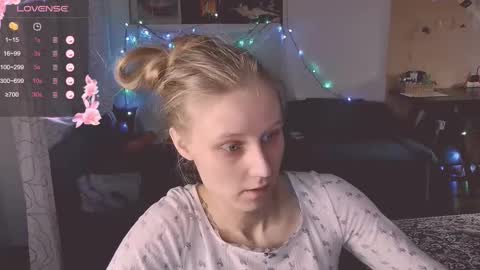 Snapshot of joy_keys chatting on February 15, 5:28 pm joy_keys online show from February 15, 5:28 pm