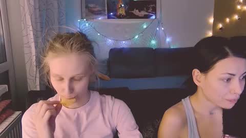 Snapshot of joy_keys chatting on February 17, 11:53 pm joy_keys online show from February 17, 11:53 pm