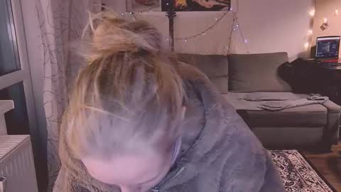 Snapshot of joy_keys chatting on February 18, 3:54 pm joy_keys online show from February 18, 3:54 pm