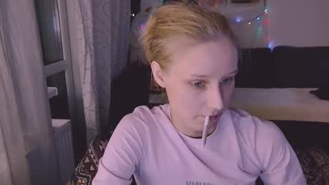 Snapshot of joy_keys chatting on February 25, 8:19 pm joy_keys online show from February 25, 8:19 pm