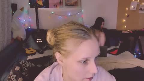 Snapshot of joy_keys chatting on February 25, 11:22 pm joy_keys online show from February 25, 11:22 pm