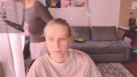 Snapshot of joy_keys chatting on March 1, 11:50 am joy_keys online show from March 1, 11:50 am