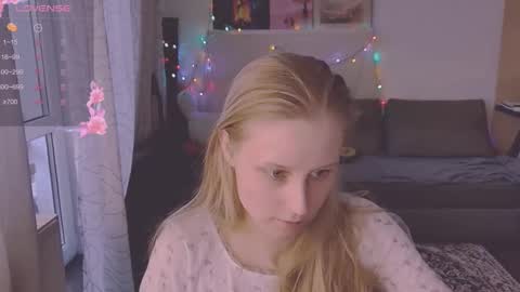 Snapshot of joy_keys chatting on March 1, 2:55 pm joy_keys online show from March 1, 2:55 pm