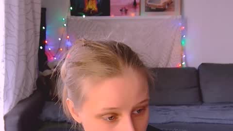 Snapshot of joy_keys chatting on March 4, 2:32 pm joy_keys online show from March 4, 2:32 pm