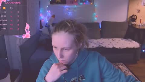 Snapshot of joy_keys chatting on March 6, 6:48 pm joy_keys online show from March 6, 6:48 pm