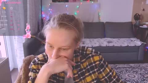 Snapshot of joy_keys chatting on March 9, 2:54 pm joy_keys online show from March 9, 2:54 pm