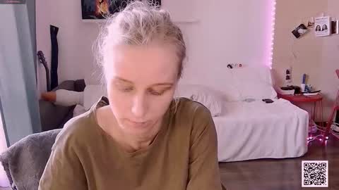 Snapshot of joy_keys chatting on September 9, 11:10 am joy_keys online show from September 9, 11:10 am