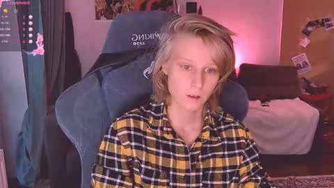 Snapshot of joy_keys chatting on October 22, 2:28 pm joy_keys online show from October 22, 2:28 pm