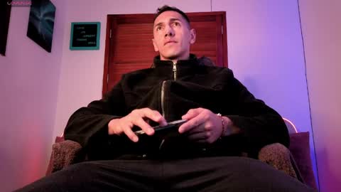  JOYLOPEZFIT online show from April 14, 11:49 am