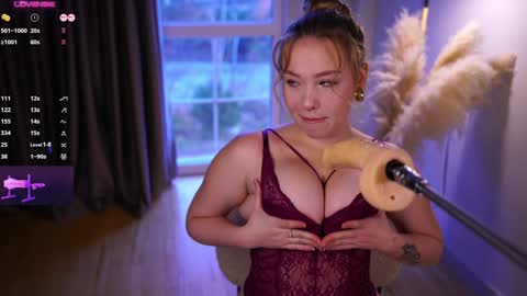 Snapshot of joy_watson chatting on January 16, 5:32 am joy_watson online show from January 16, 5:32 am