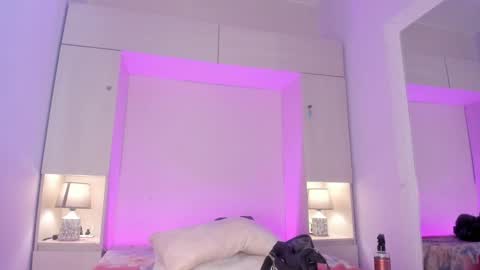 joyceblake online show from February 20, 8:31 pm