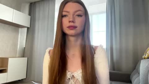 Snapshot of joyegeesey chatting on May 1, 8:52 am Bella online show from May 1, 8:52 am
