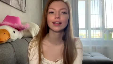 Snapshot of joyegeesey chatting on May 24, 11:04 am Bella online show from May 24, 11:04 am